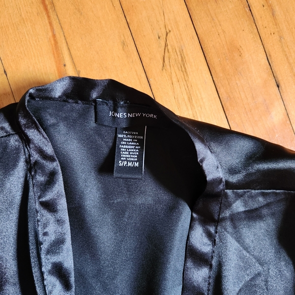 Jones New York robe in black size small - Picture 3 of 7